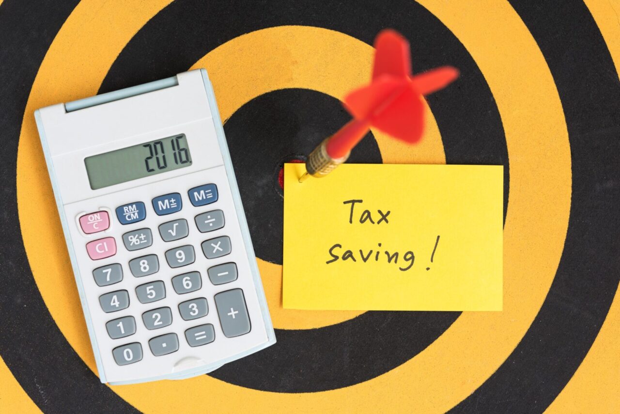 tax-saving-note-with-dart-arrow-bullseye-1280x854.jpg